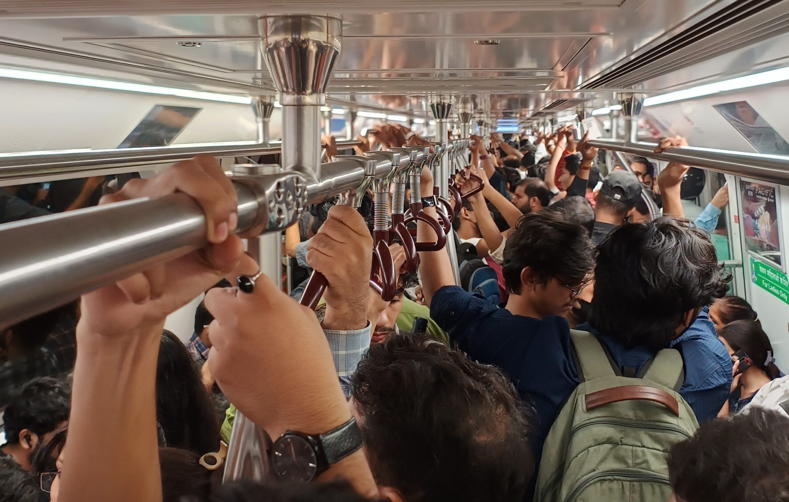 満員の車内
